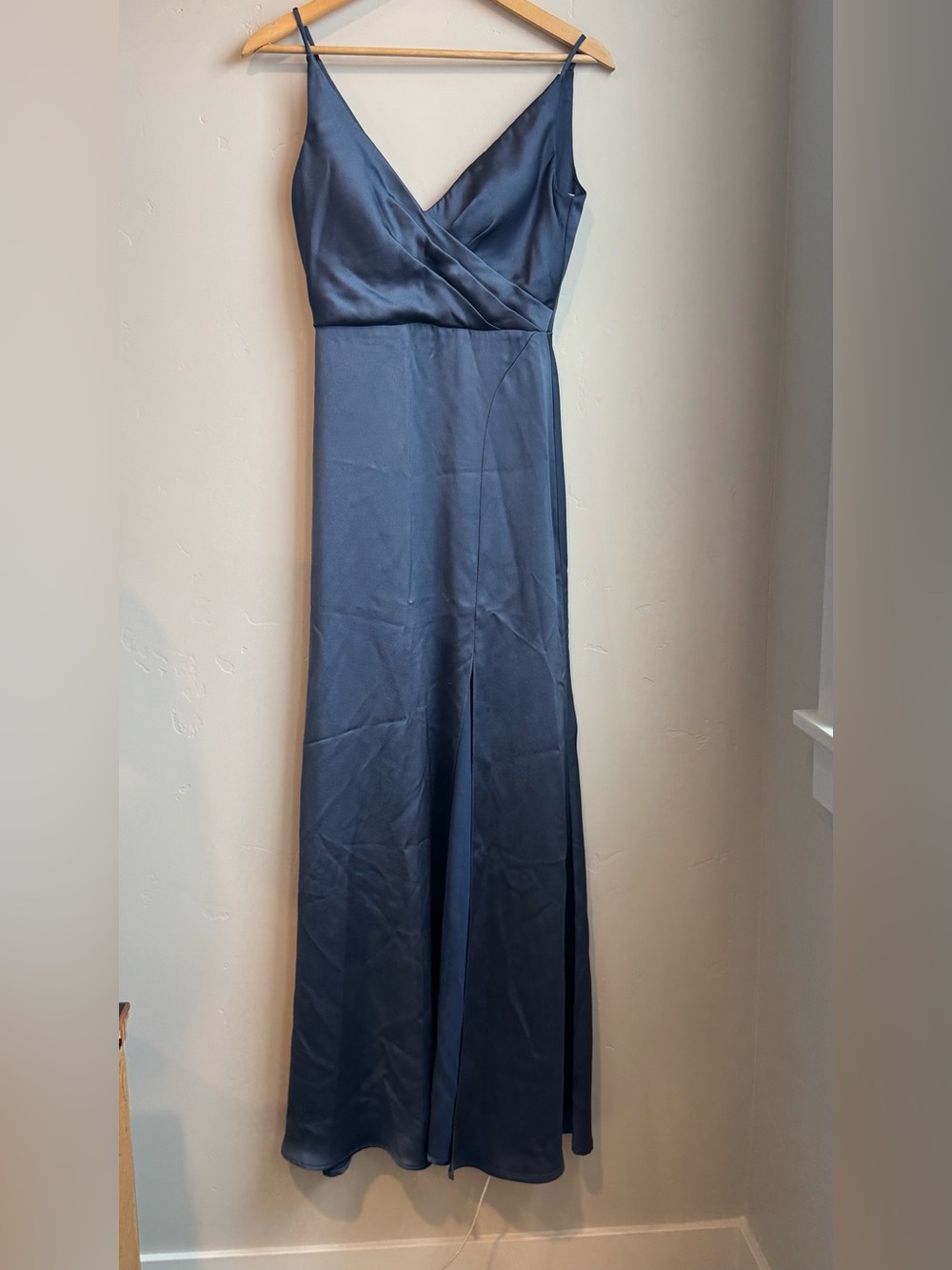 Elegant Navy V-Neck Satin Blacktie Dress
